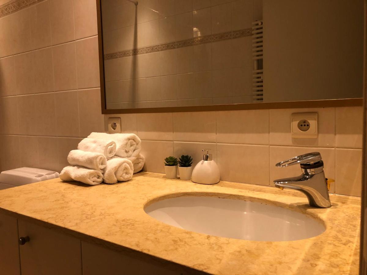 Lovely Two Bedroom Apartment With Free Parking Antwerpia Zewnętrze zdjęcie